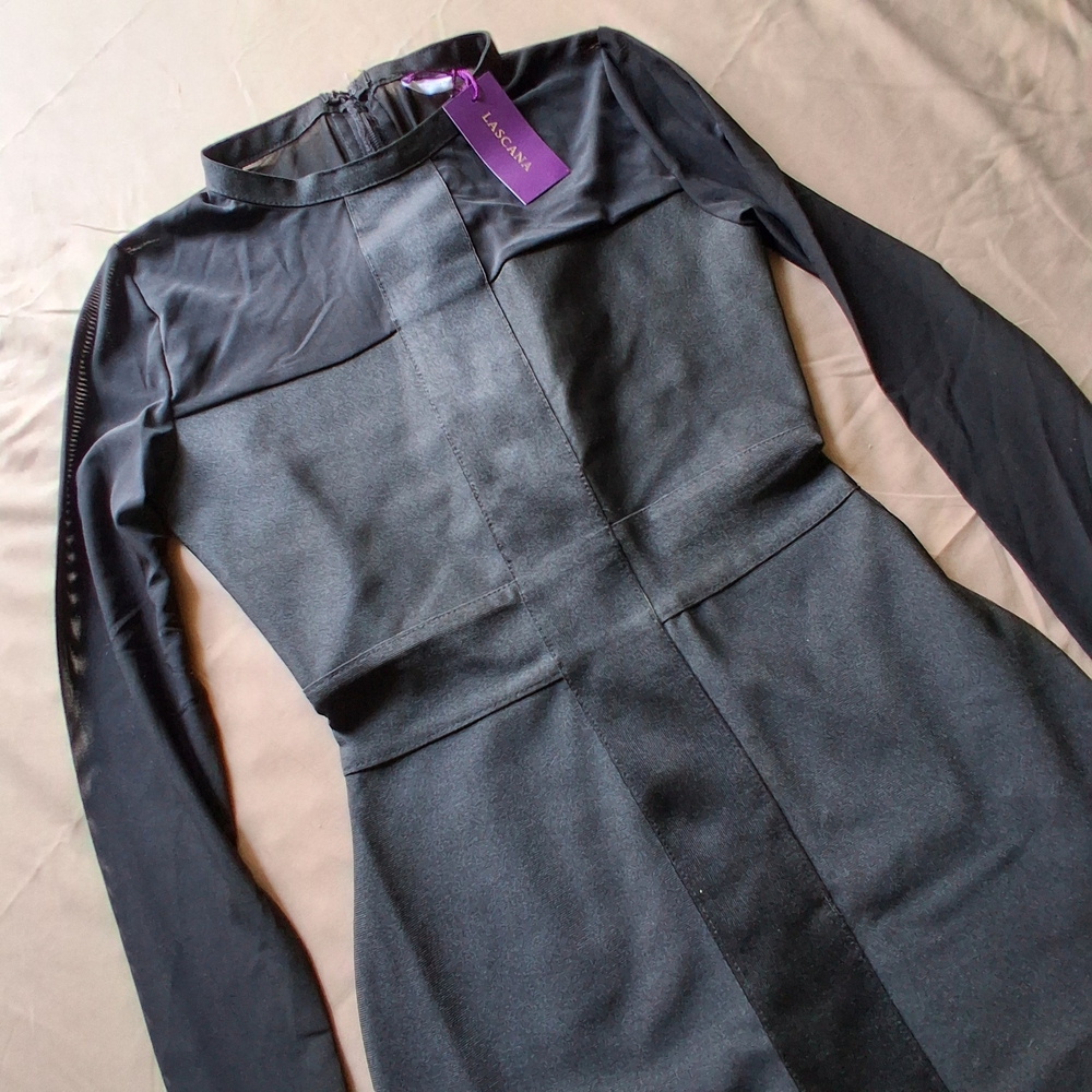 Chic Black Long-Sleeve Mini Dress